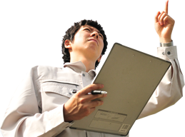 診断書を持つ スタッフ イメージ写真